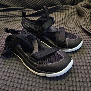 Chaco Womens Black Mesh Shoes with Straps